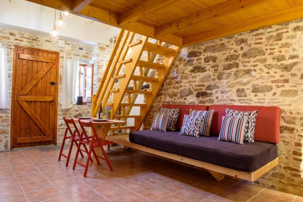 Apartament Lavrio Stone House 5 Min From The Centre/Port Zewnętrze zdjęcie