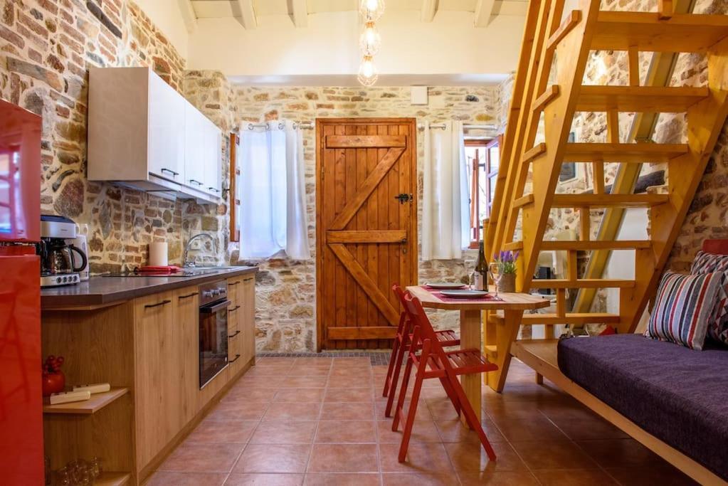 Apartament Lavrio Stone House 5 Min From The Centre/Port Zewnętrze zdjęcie
